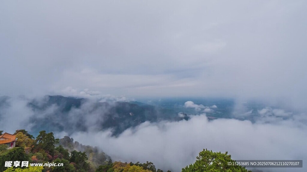 山间云海美景