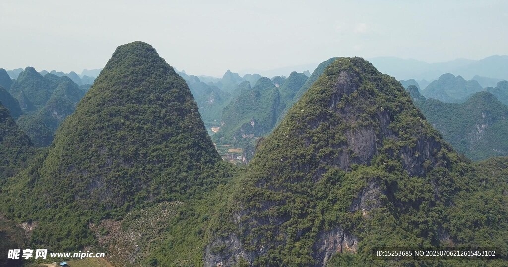 秀丽山峦景观