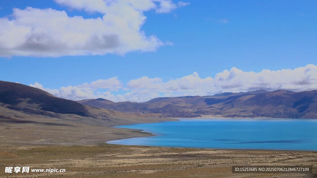 高原蓝湖美景