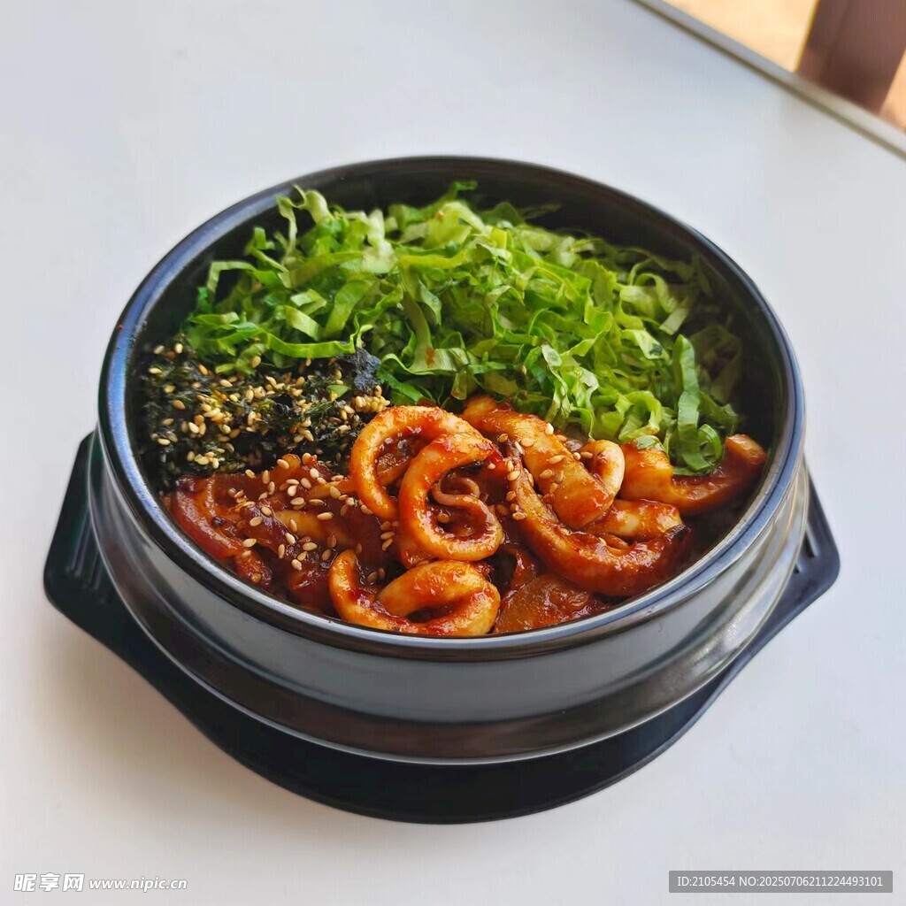 石锅鱿鱼拌饭