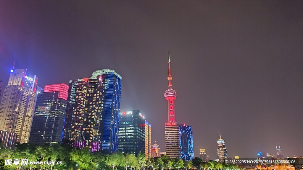 上海璀璨夜景摩天大楼群