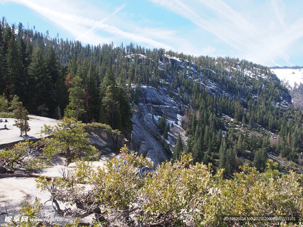 山间美景 绿意盎然的自然