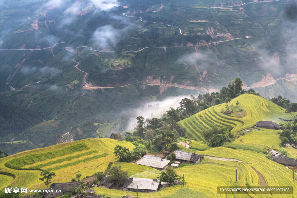 山间梯田美景