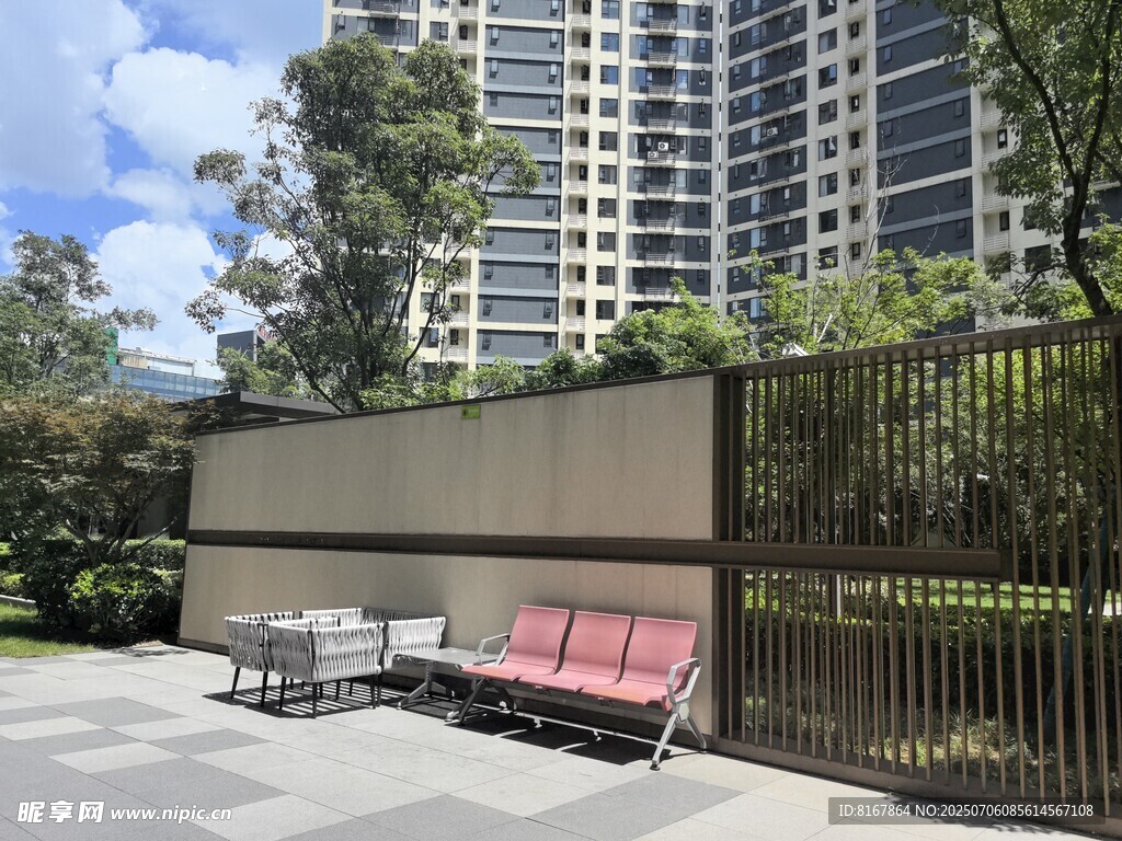 户外休闲区与高层景观