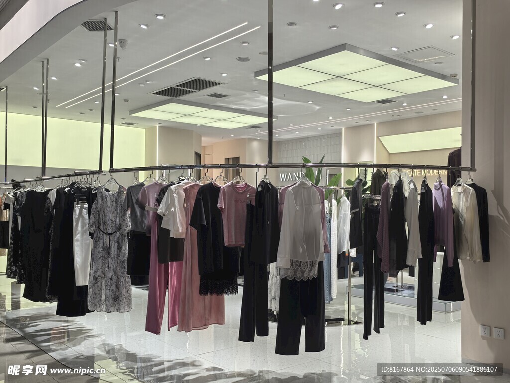 时尚服装店陈列展示