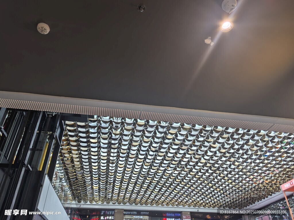 现代金属格栅天花板设计