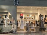 时尚女装店陈列展示