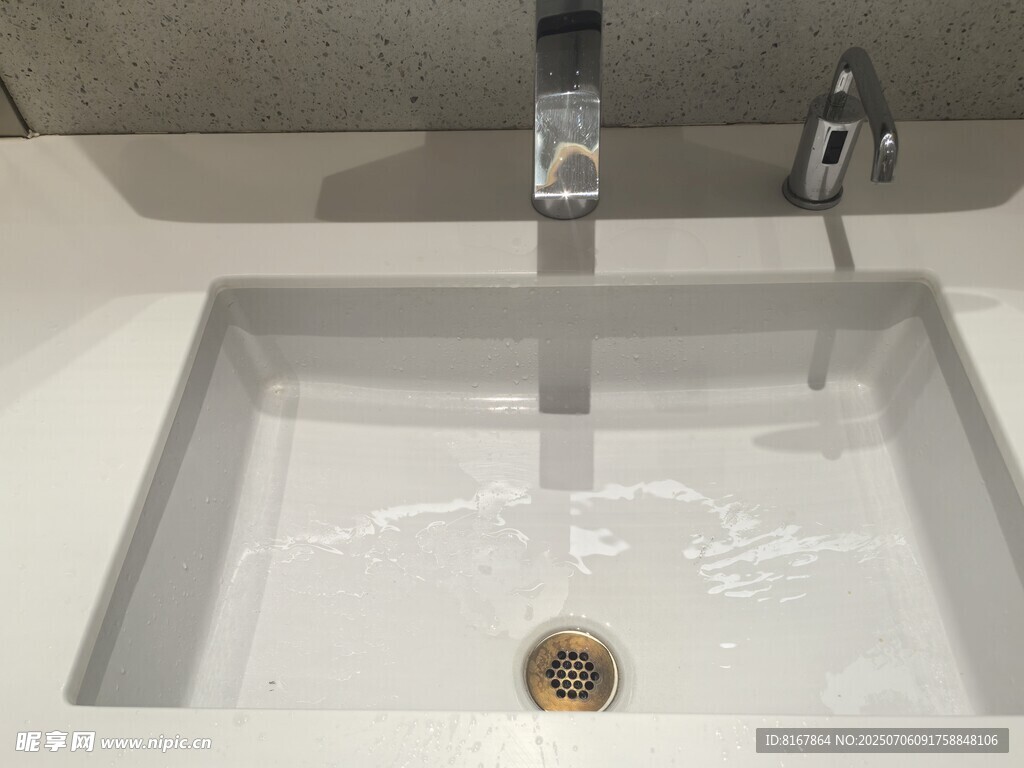 现代简约风格洗手盆