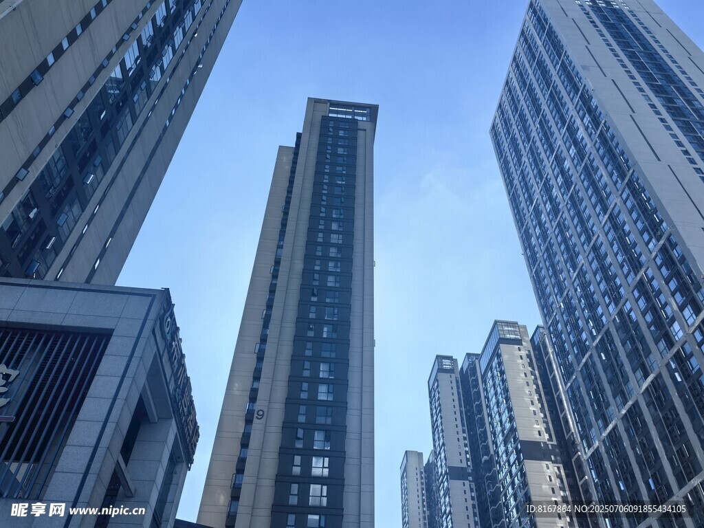 都市高楼林立景象