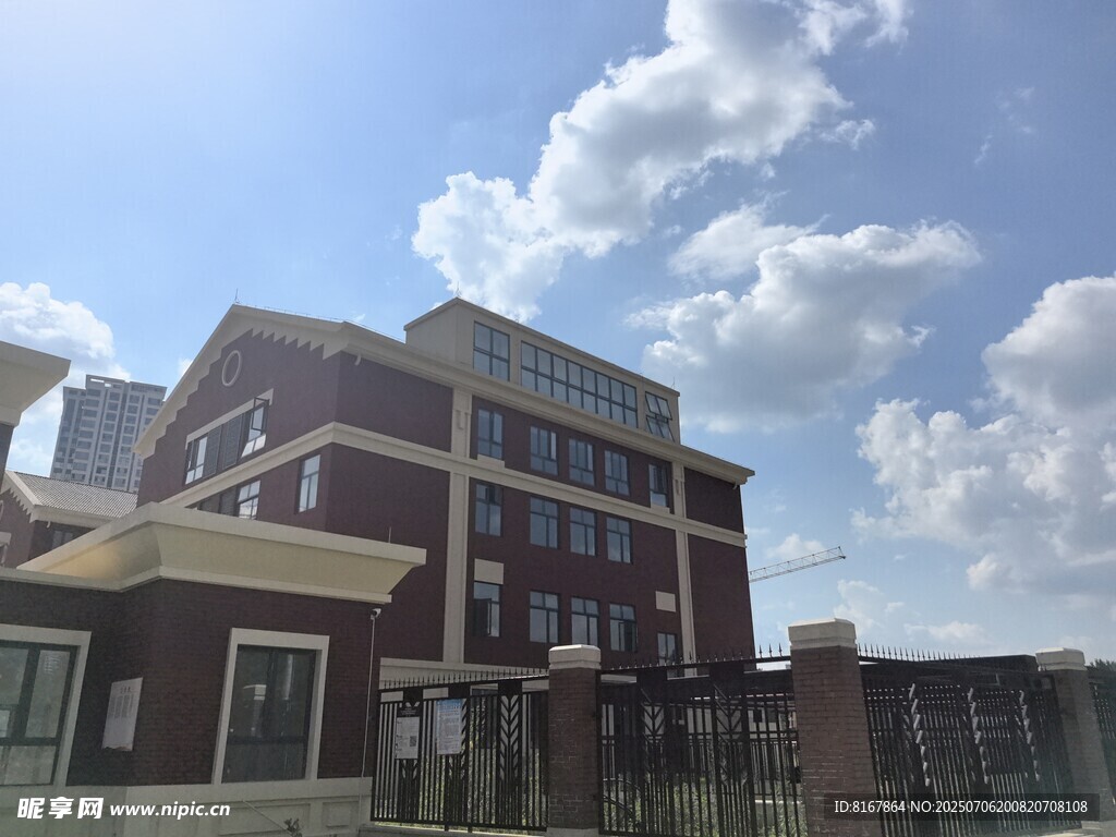 城郊多层建筑