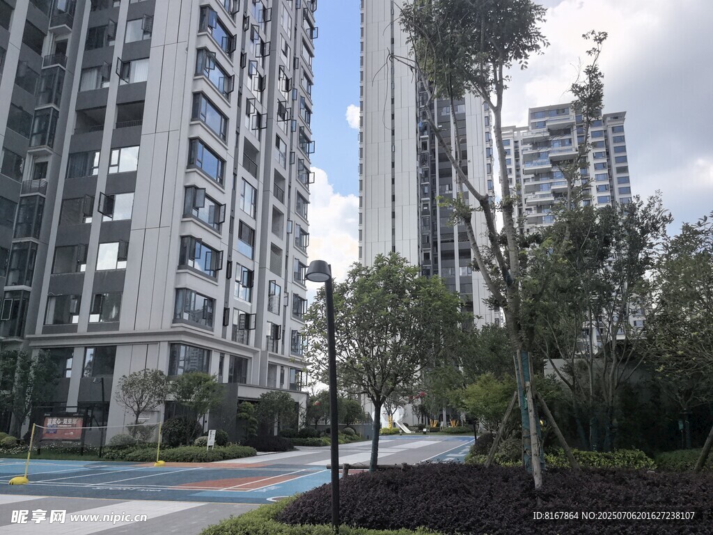 现代小区景观与高楼