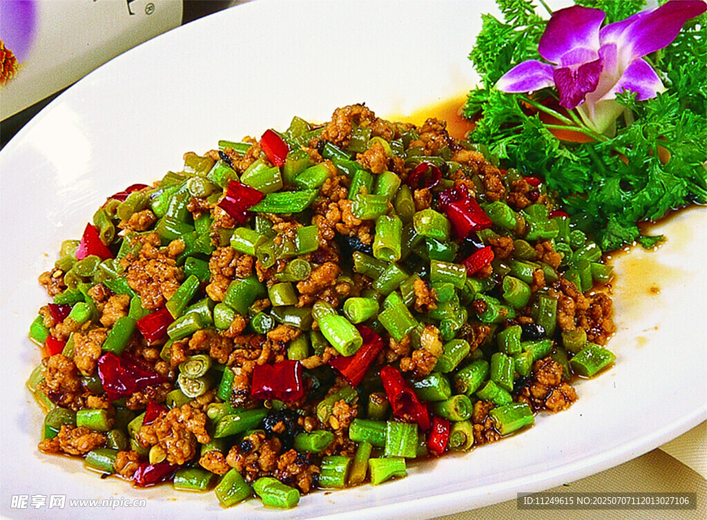 酸豆角炒肉沫