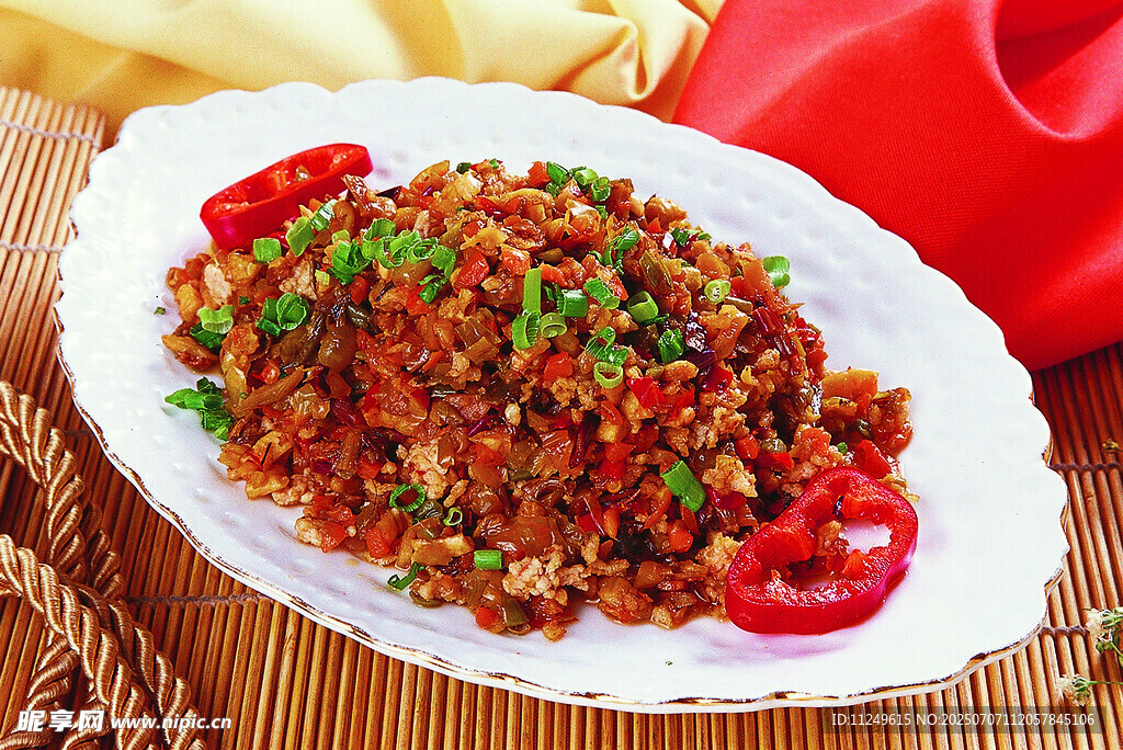 酸豆角炒肉沫