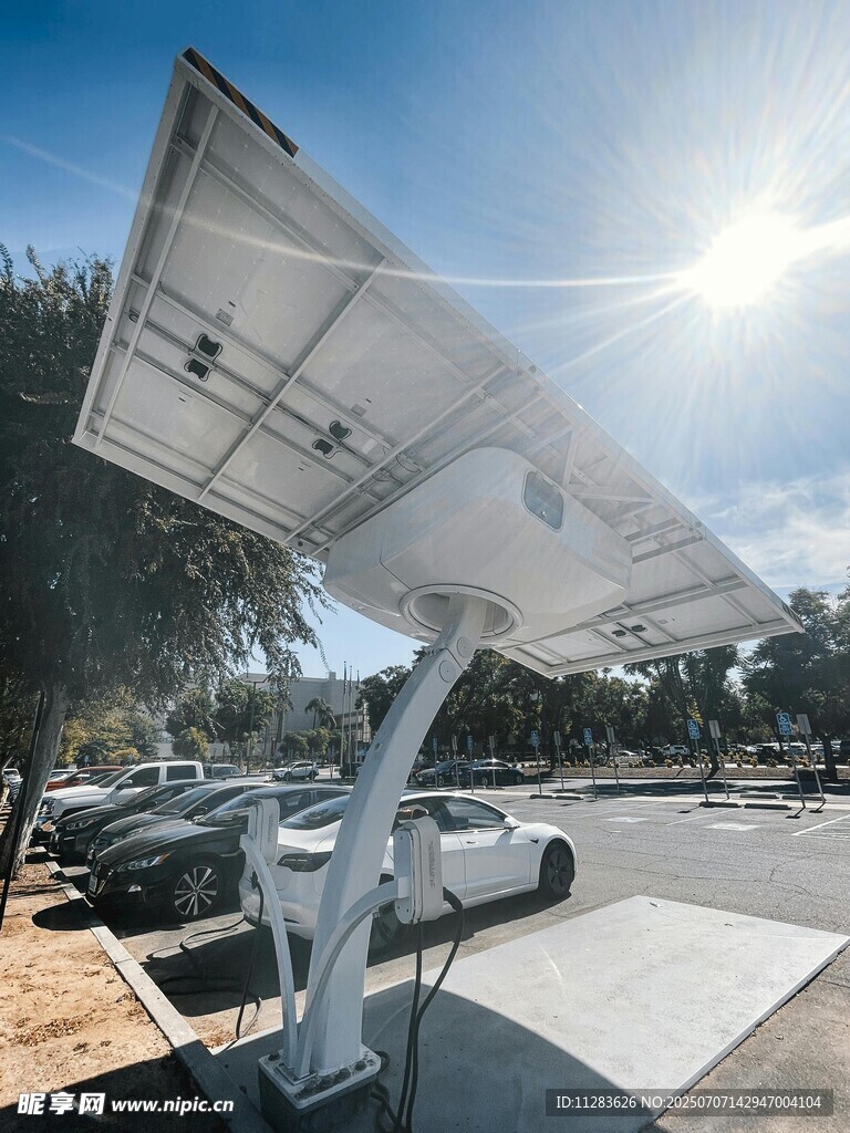 户外太阳能光伏设备
