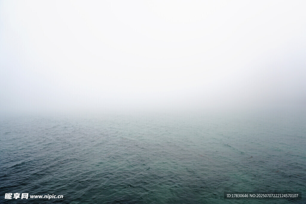 海上迷雾景观