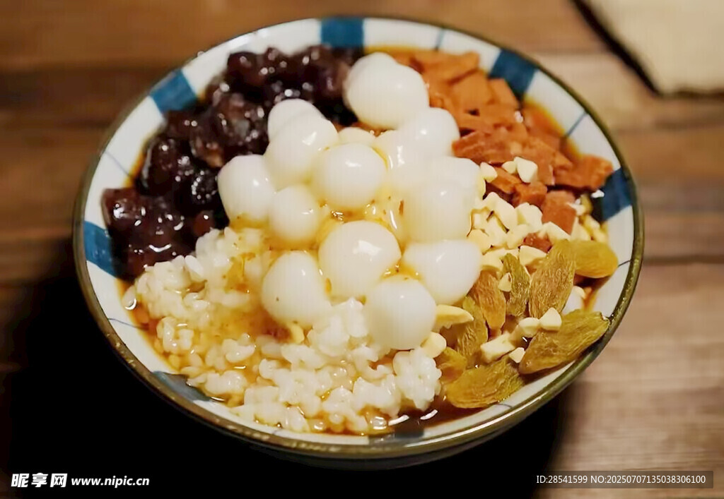 红糖醪糟冰汤圆的特色甜品