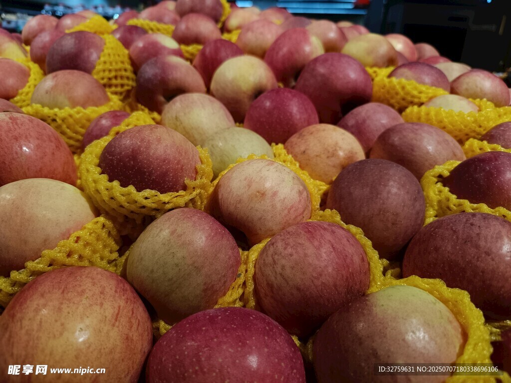 新鲜苹果堆