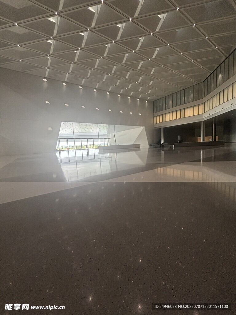 现代空旷室内空间场景
