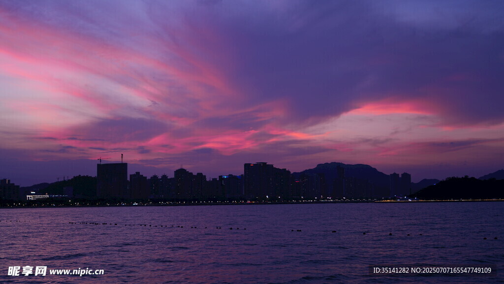 梦幻晚霞下的珠海宁静海域