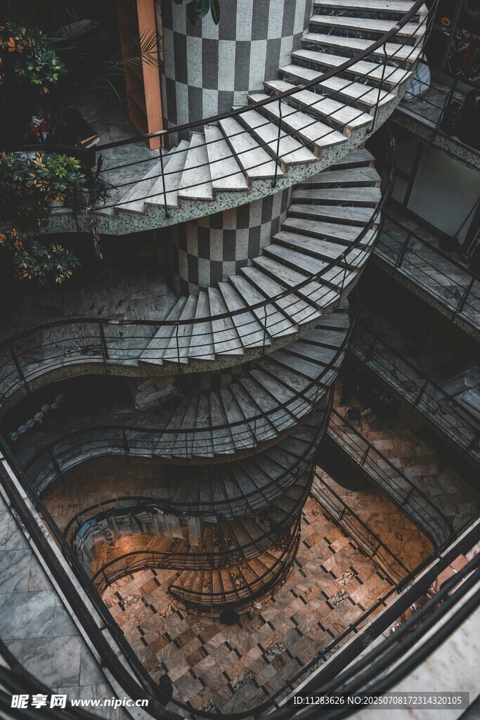 独特螺旋楼梯建筑景观