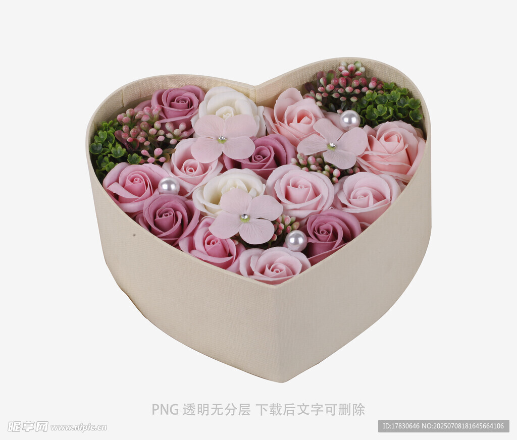 心形花盒中的浪漫粉白玫瑰