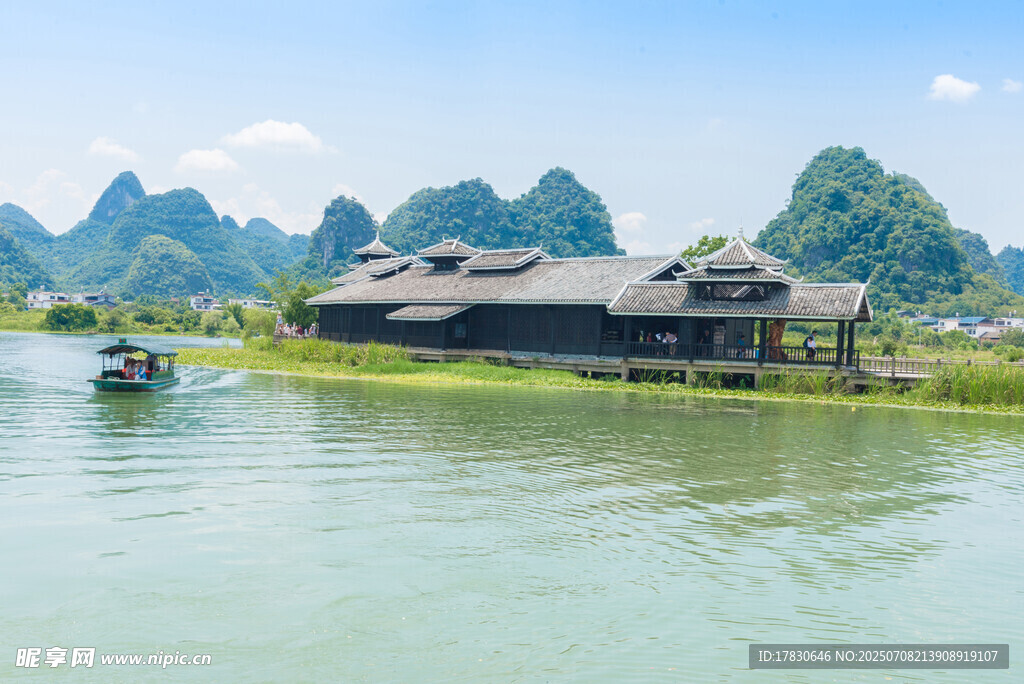山水间的特色水上建筑