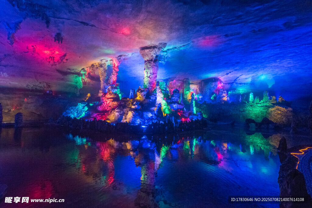 梦幻灯光艺术展览场景