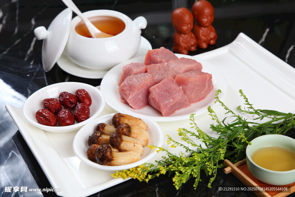 野生松茸菌炖肉汁