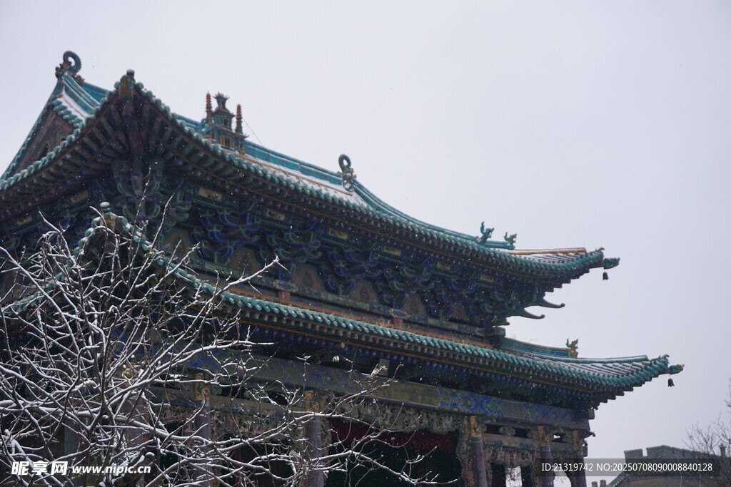 雪中古建筑