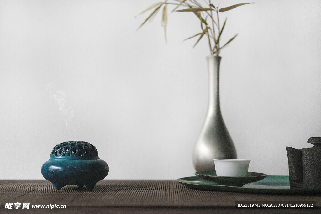 中式雅致茶具与摆件组合