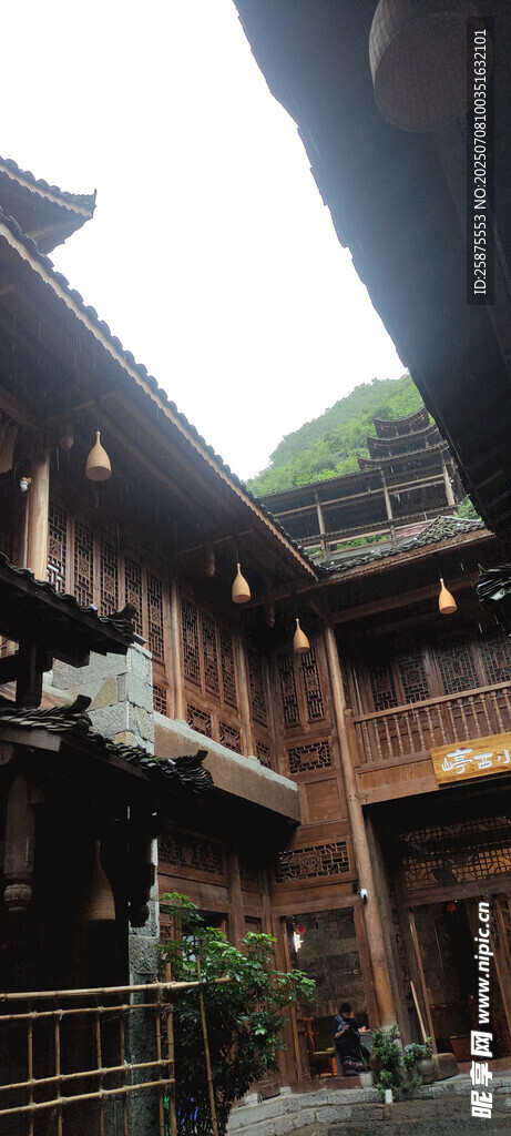 中式传统建筑庭院一角