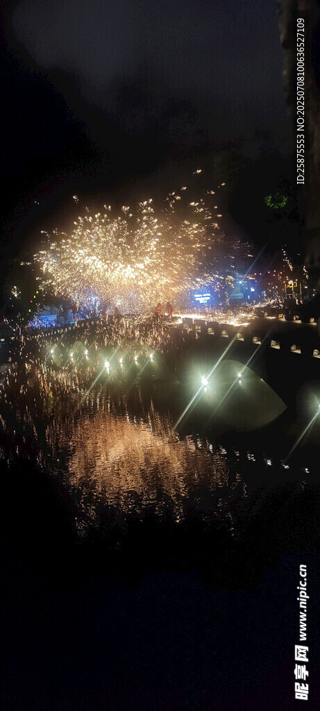 绚丽烟花绽放夜空