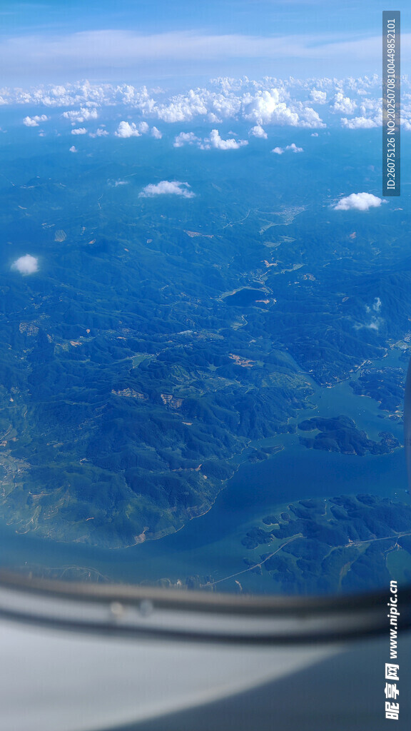 高空俯瞰秀丽山川