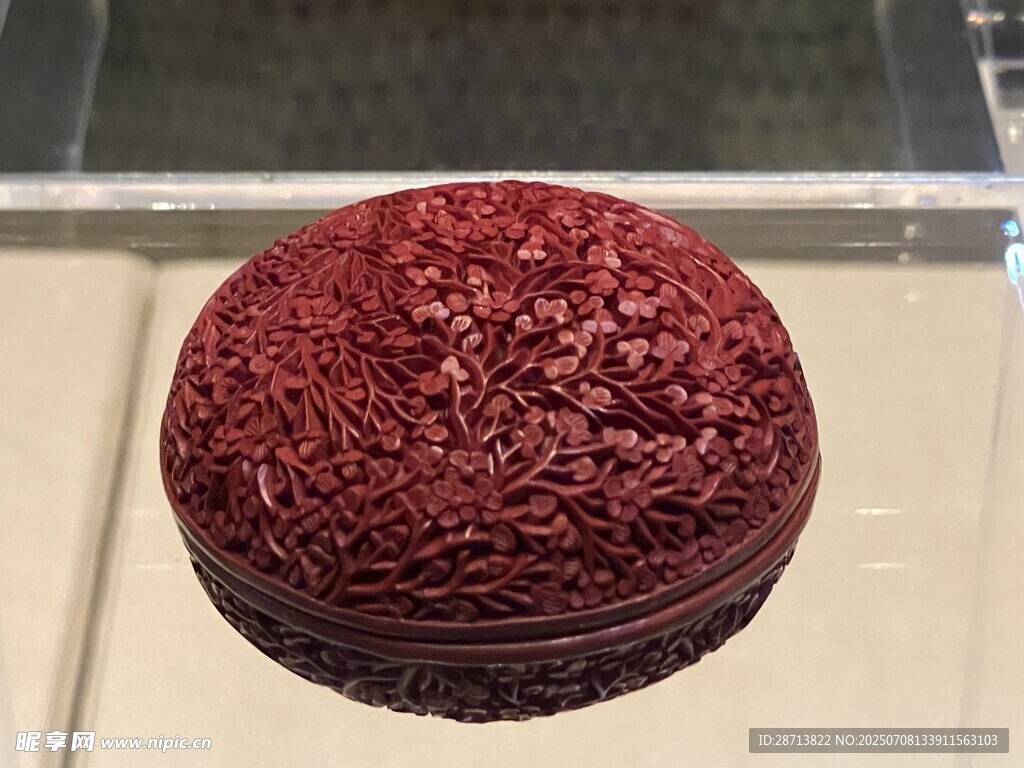 雕漆圆盒