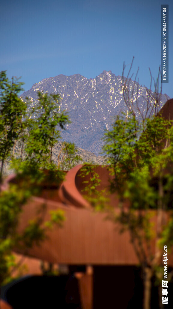 远山