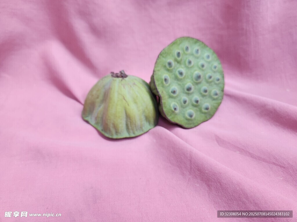 绿色莲蓬摆件 