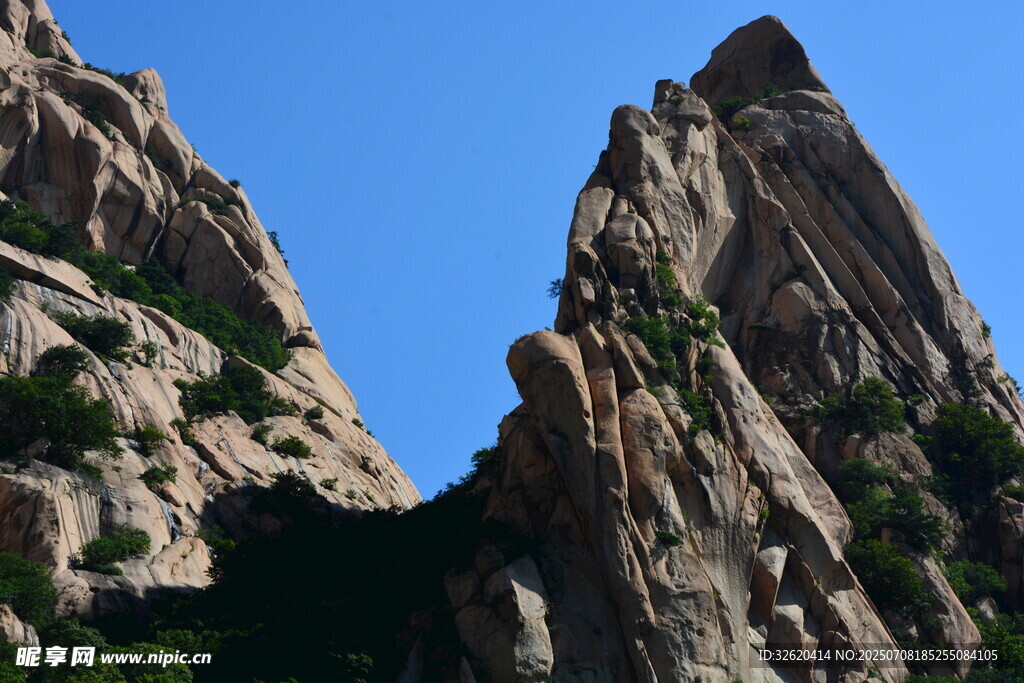 巍峨奇峰