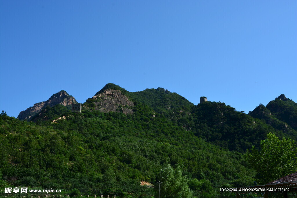 青山蓝天美景