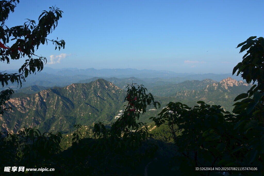 山林远眺美景