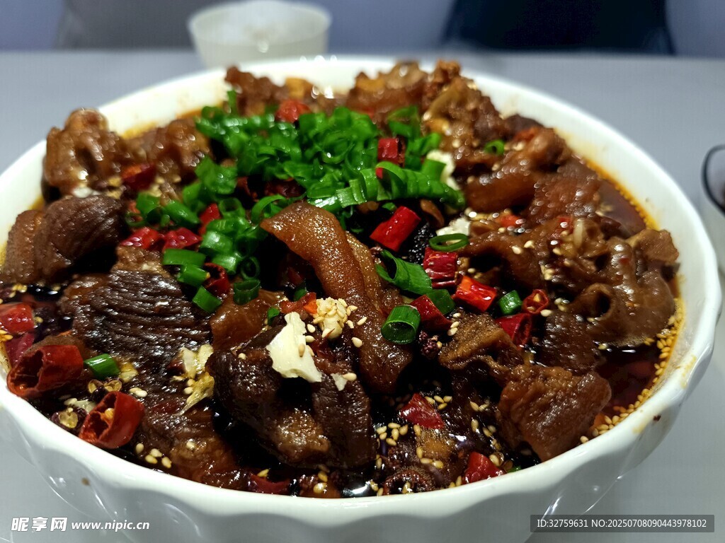 香辣美味的特色卤牛肉