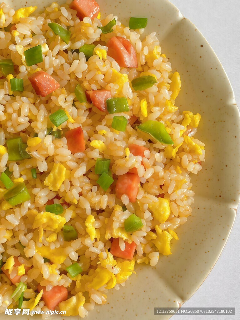 美味火腿蔬菜炒饭