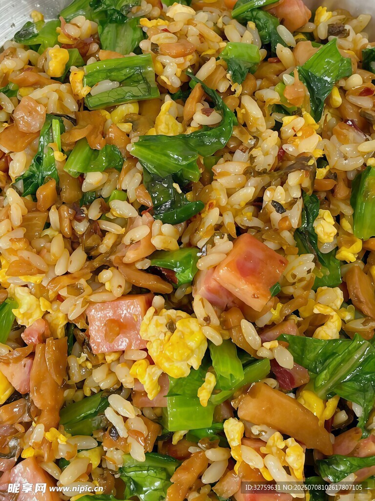 美味多彩蔬菜蛋炒饭