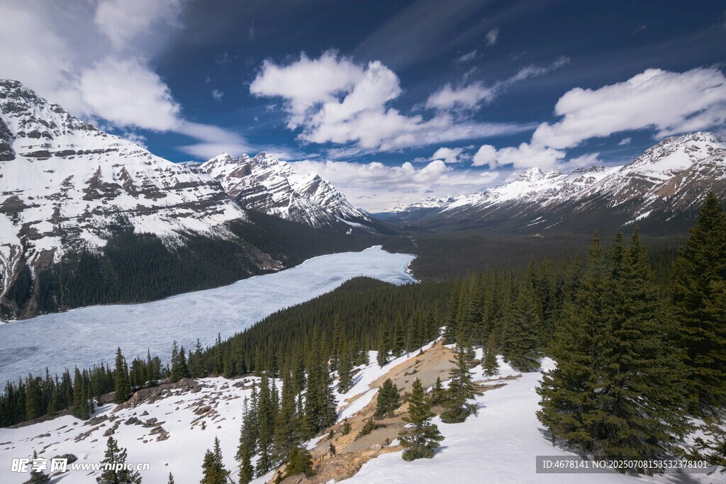 雪山湖泊壮丽自然景观