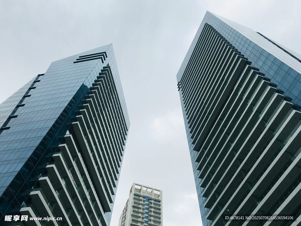 仰观都市摩天大楼