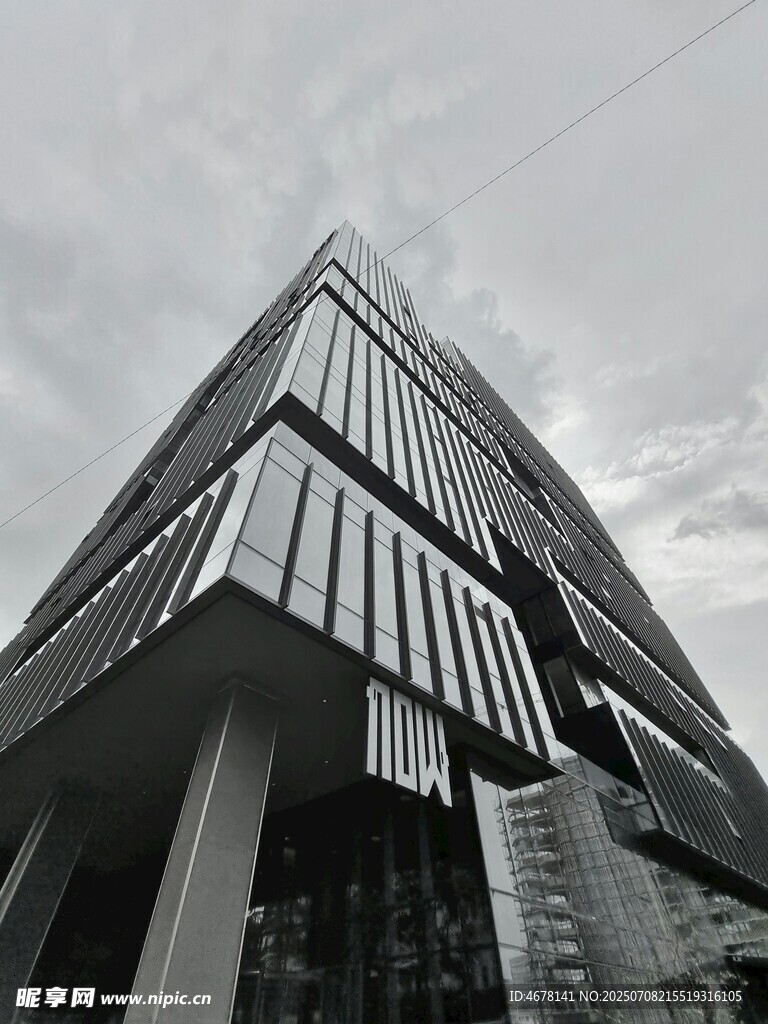现代风格建筑外观特写