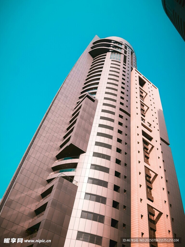 高耸摩天大楼