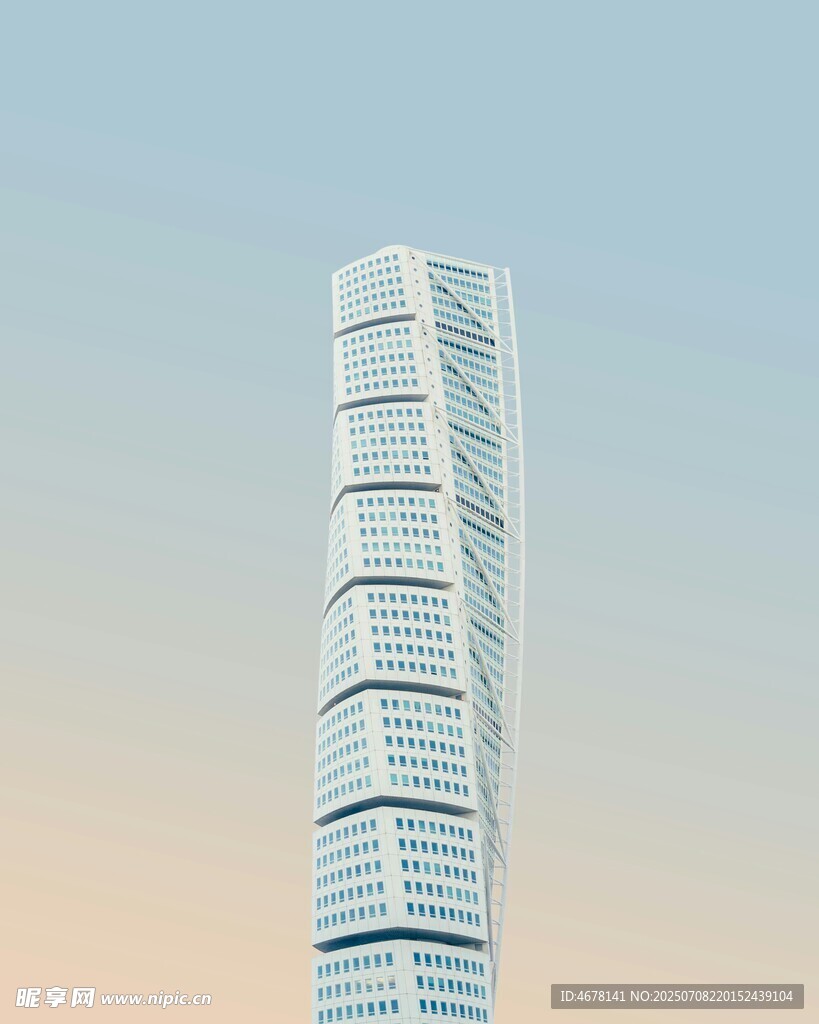 现代螺旋摩天大楼景观