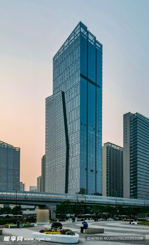 城市天际线中的摩天大楼