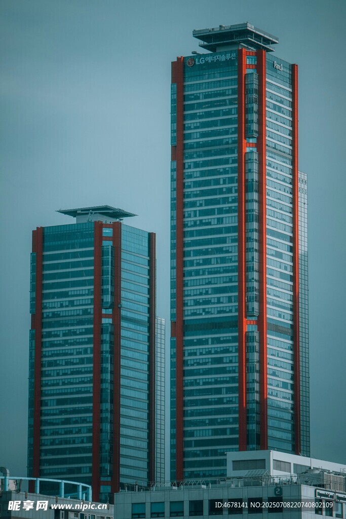 现代双子高楼建筑景观