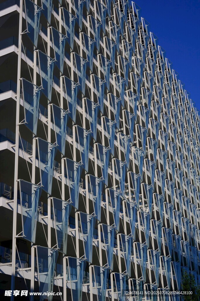 现代风格几何图案建筑外观